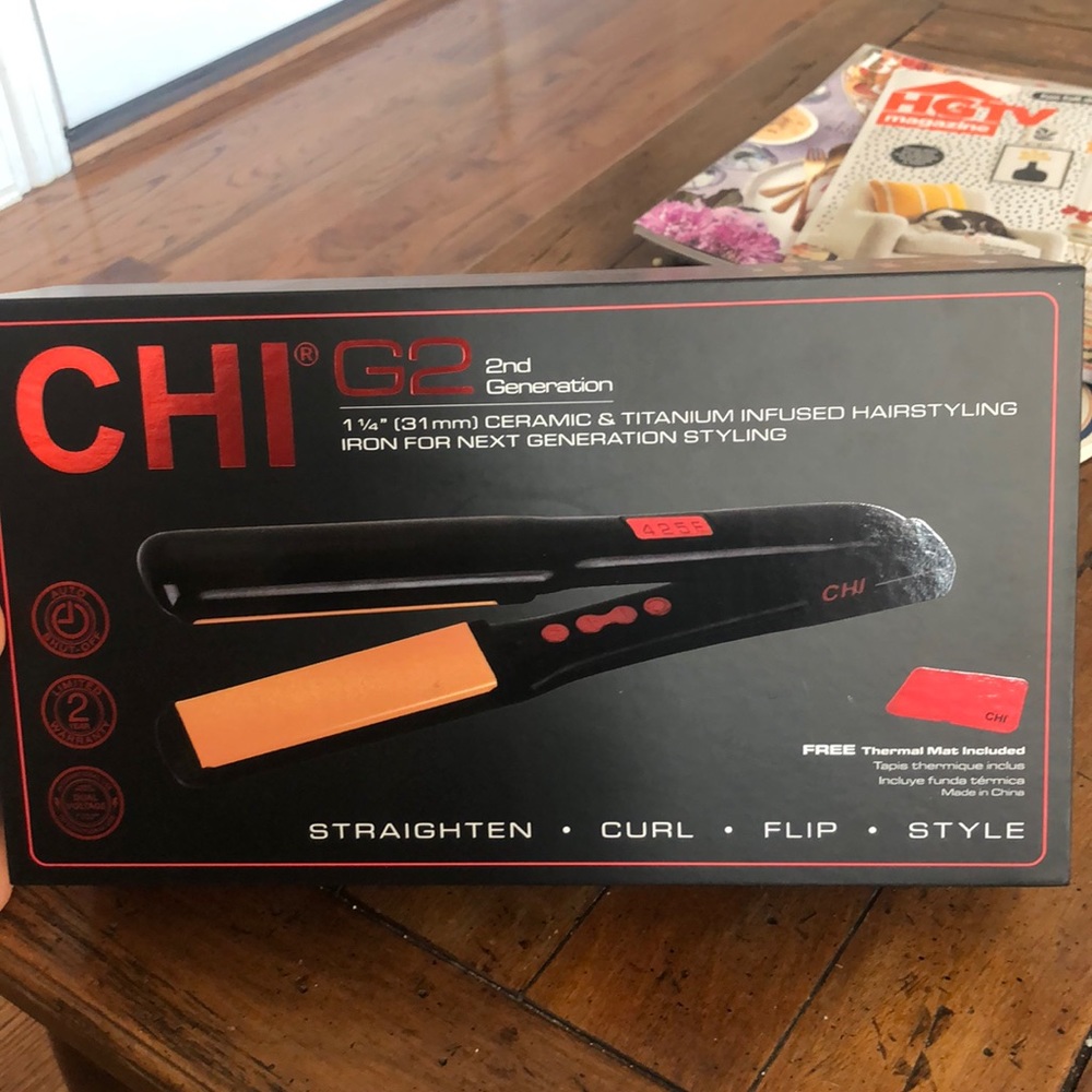 Chi 1.25” ceramic hair tool and thermal mat